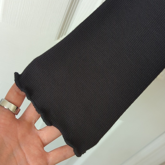 Kimchi Blue UO Quinn Ribbed Knit Ruched Scoop Neck Long Sleeve Crop Top Black L - Picture 9 of 12